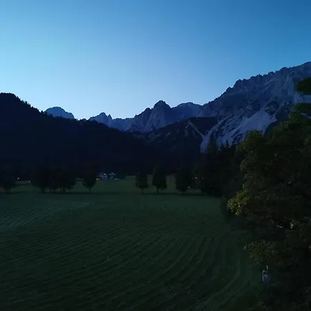 Family - Dachstein View רמסאו אם דכשטיין