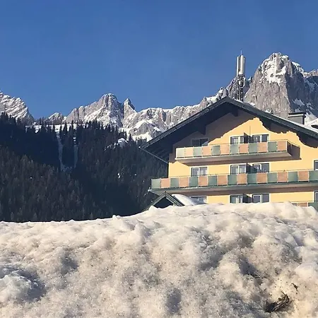 Family - Dachstein View